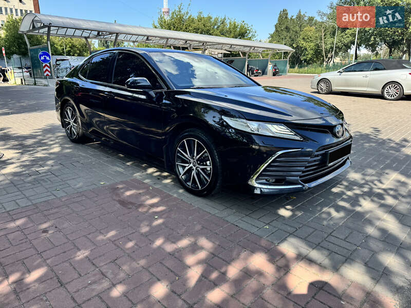 Седан Toyota Camry 2021 в Києві