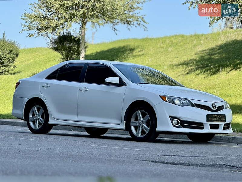 Toyota Camry 2014