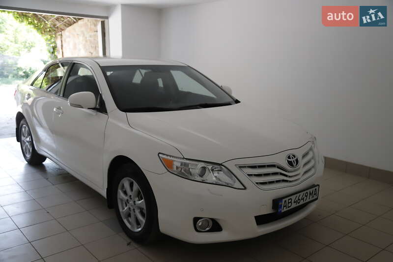 Седан Toyota Camry 2011 в Чечельнике