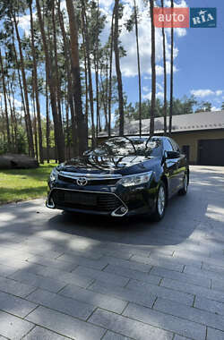 Седан Toyota Camry 2017 в Житомирі