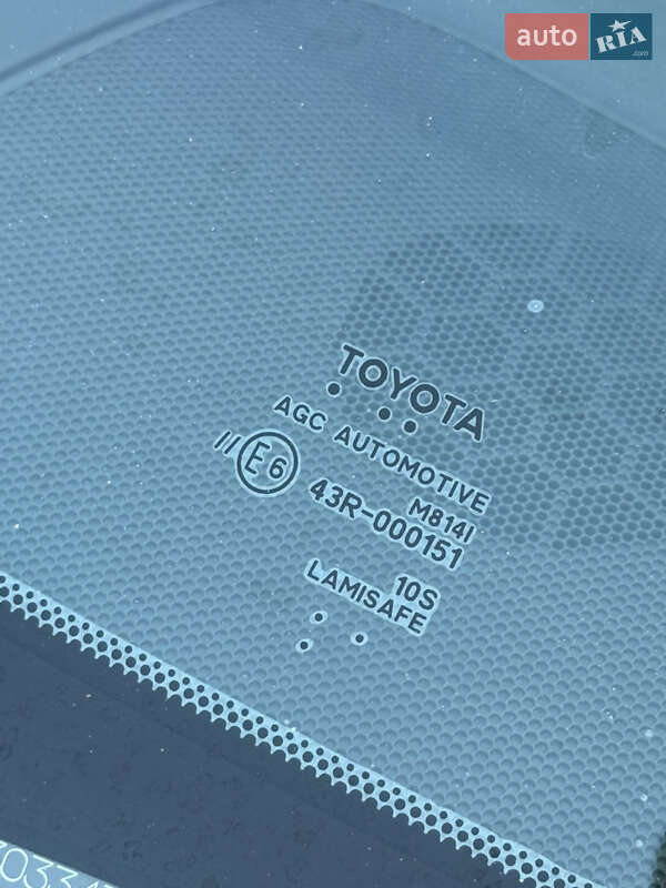 Седан Toyota Camry 2016 в Харкові