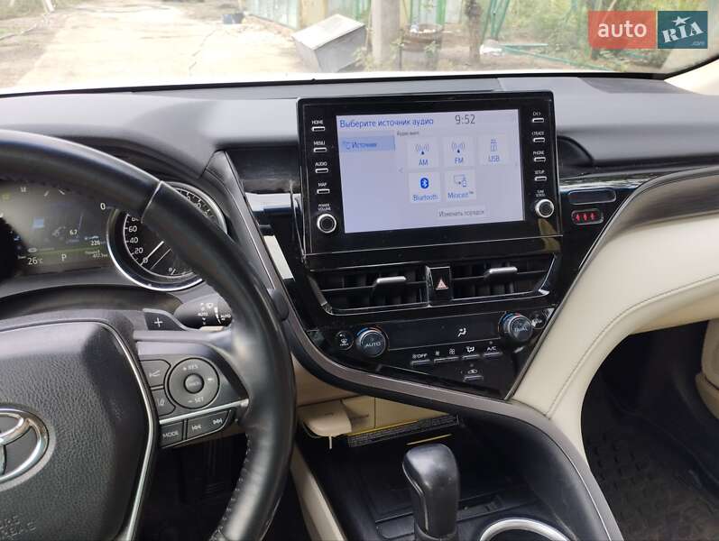 Седан Toyota Camry 2021 в Апостоловому