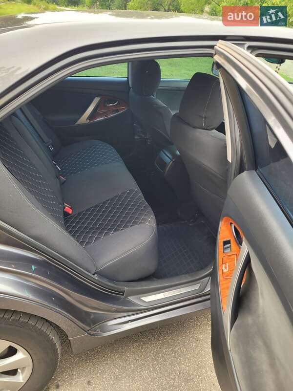 Седан Toyota Camry 2008 в Краснограді