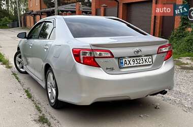 Седан Toyota Camry 2014 в Харькове