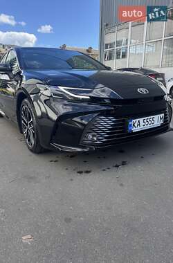 Седан Toyota Camry 2024 в Києві