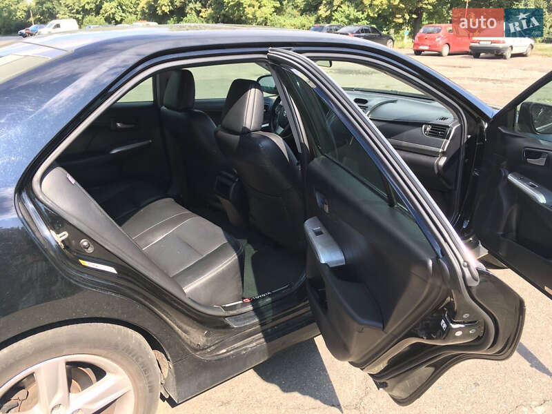 Седан Toyota Camry 2013 в Киеве