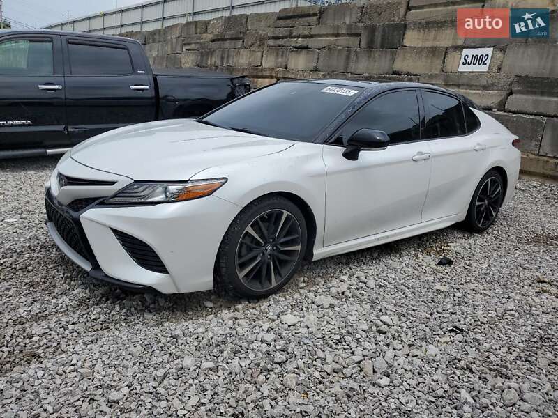 Toyota Camry 2019