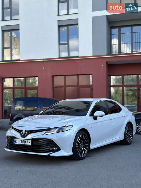 Toyota Camry 2018