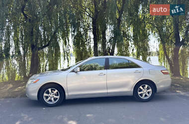 Седан Toyota Camry 2006 в Млинове
