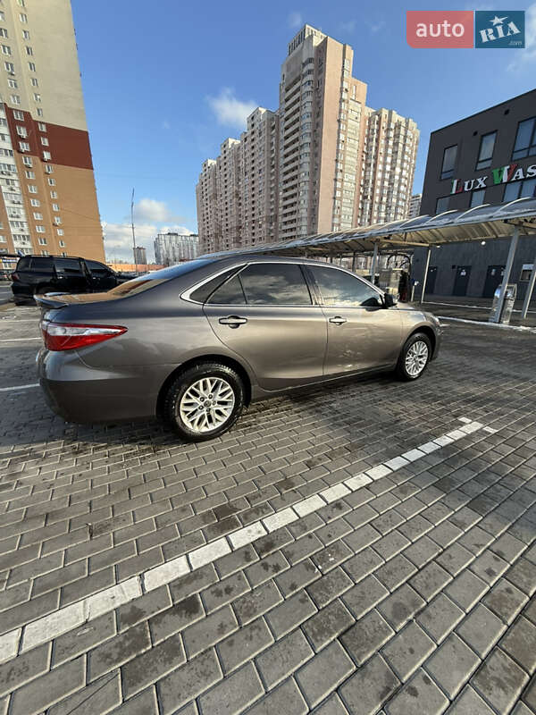 Toyota Camry 2016