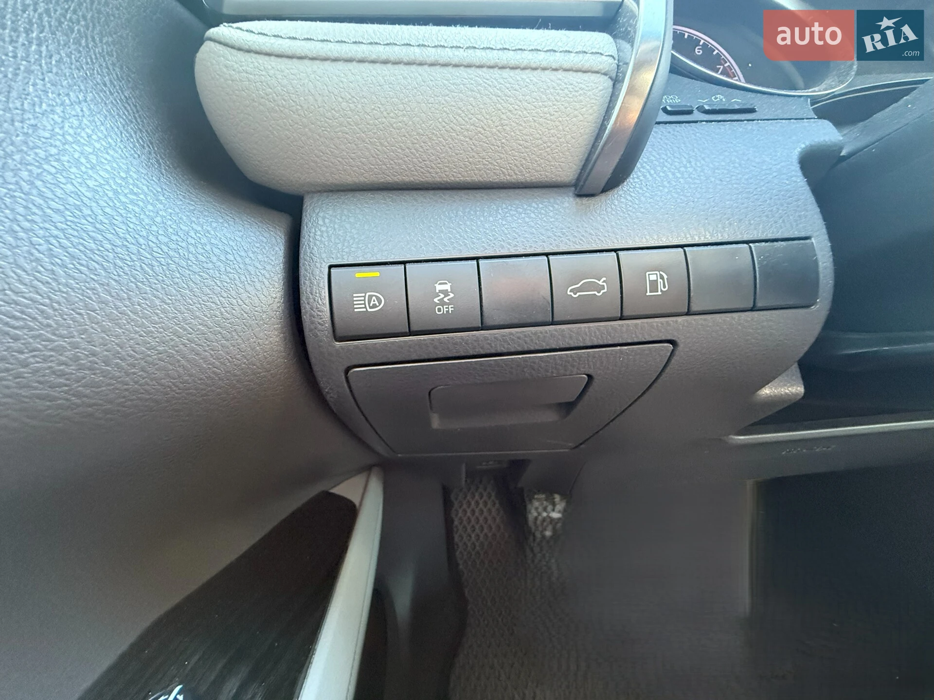 2017 Toyota Camry - мініатюра 28