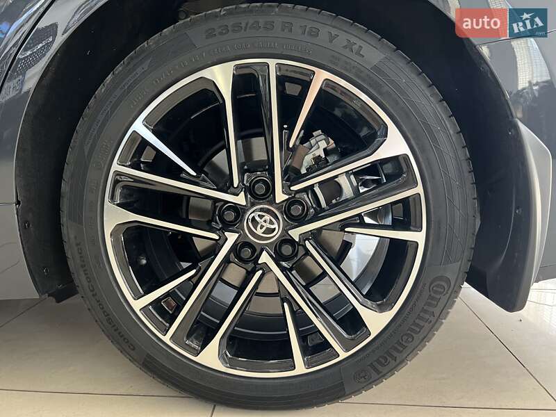 Седан Toyota Camry 2024 в Одесі