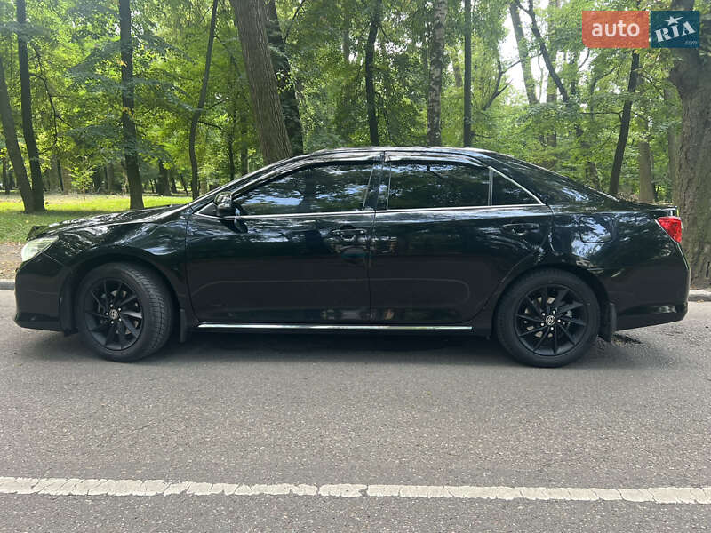 Седан Toyota Camry 2014 в Черновцах