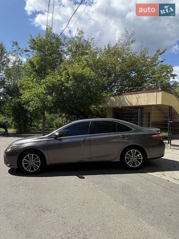 Седан Toyota Camry 2016 в Харькове