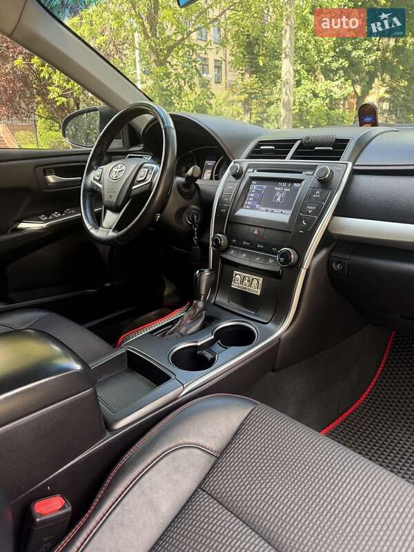 Седан Toyota Camry 2016 в Харькове