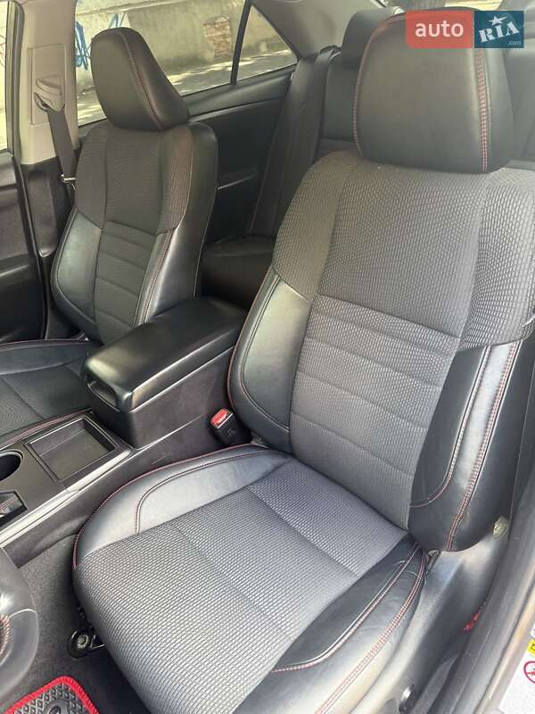 Седан Toyota Camry 2016 в Харькове