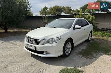Седан Toyota Camry 2012 в Днепре