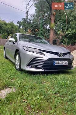 Седан Toyota Camry 2022 в Києві
