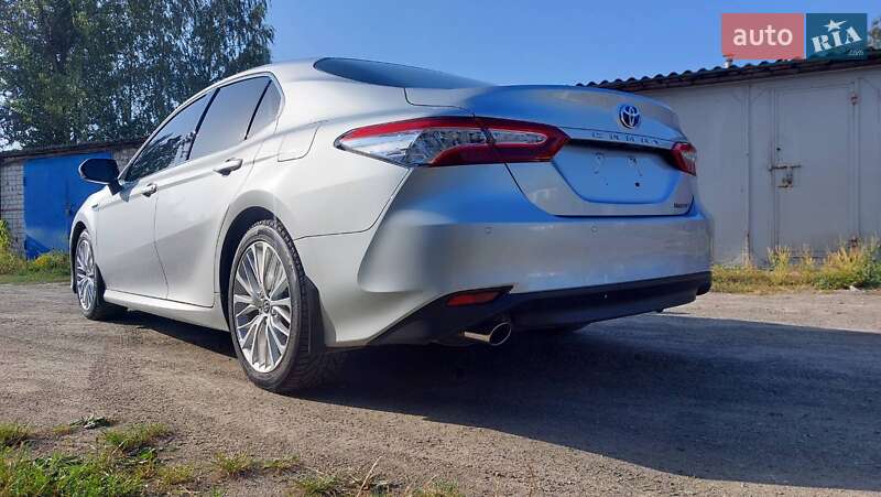 Седан Toyota Camry 2020 в Малині