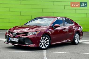 Седан Toyota Camry 2017 в Києві
