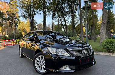 Седан Toyota Camry 2012 в Харкові