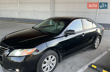 Седан Toyota Camry 2006 в Ровно