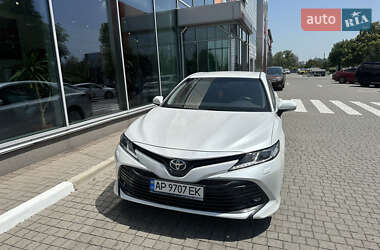 Седан Toyota Camry 2018 в Запорожье