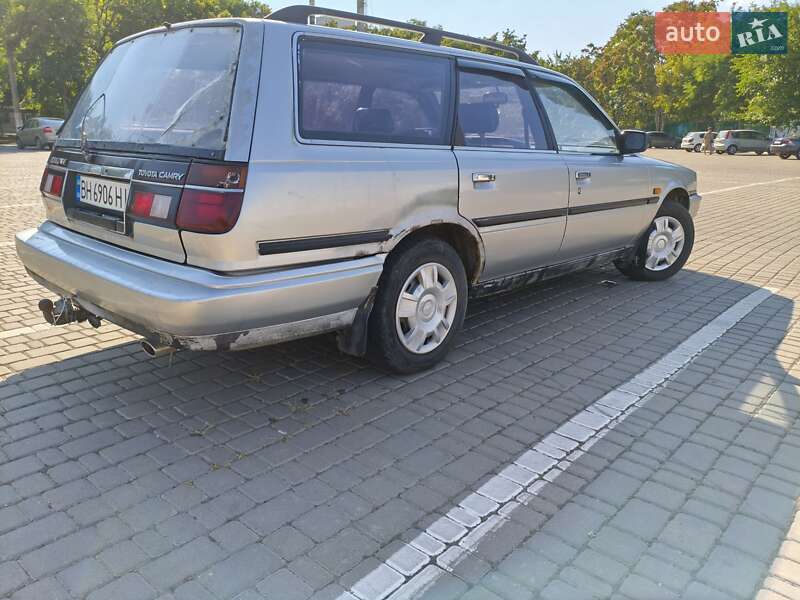 Универсал Toyota Camry 1989 в Одессе