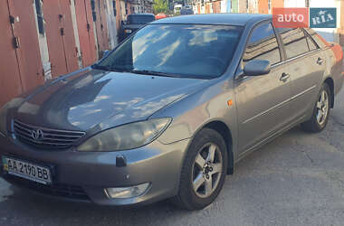Седан Toyota Camry 2005 в Киеве