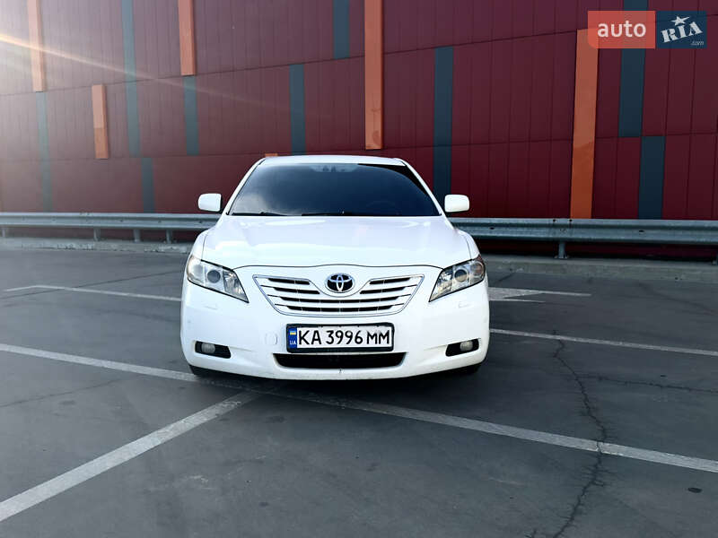 Седан Toyota Camry 2007 в Киеве