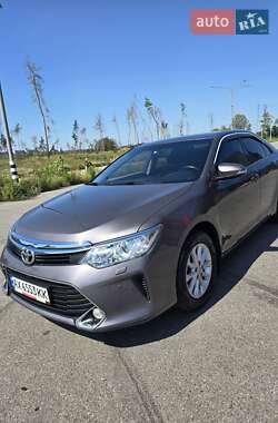 Седан Toyota Camry 2017 в Харькове