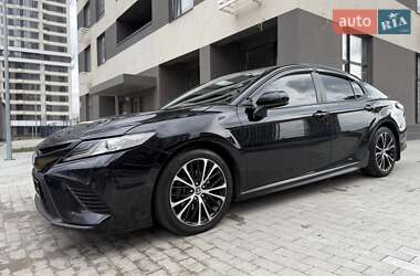 Седан Toyota Camry 2020 в Києві