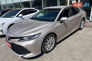 Седан Toyota Camry 2017 в Полтаве