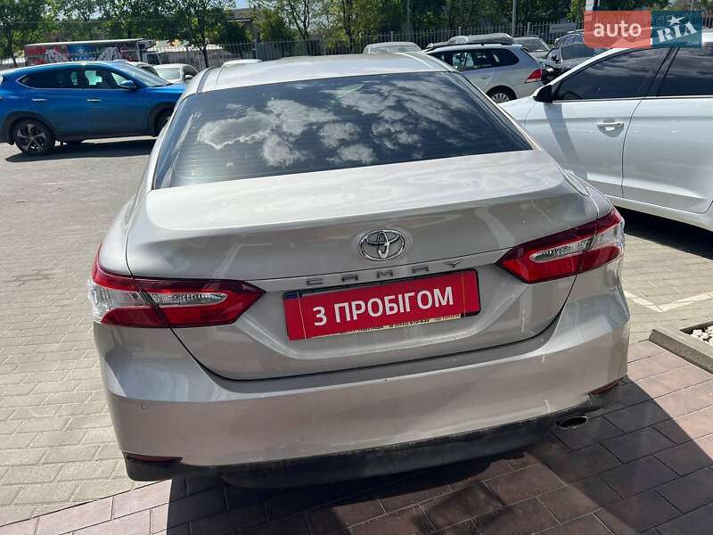 Седан Toyota Camry 2017 в Полтаві