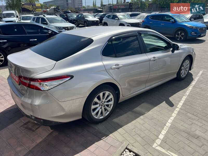 Седан Toyota Camry 2017 в Полтаві