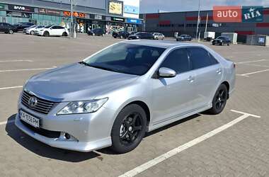 Седан Toyota Camry 2014 в Киеве