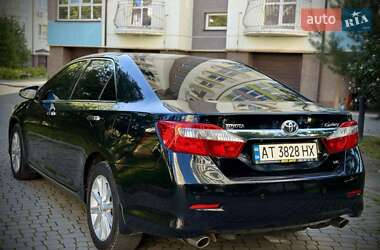 Седан Toyota Camry 2013 в 