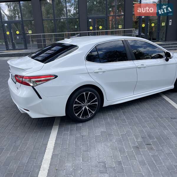 Седан Toyota Camry 2020 в Полтаві