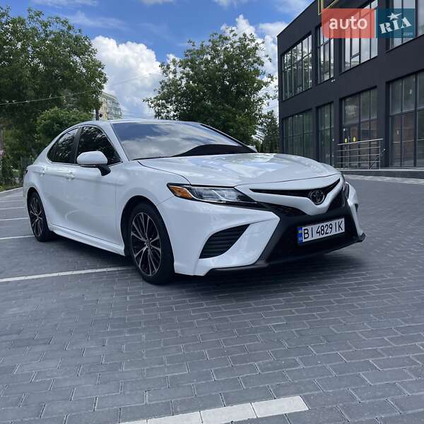 Седан Toyota Camry 2020 в Полтаві