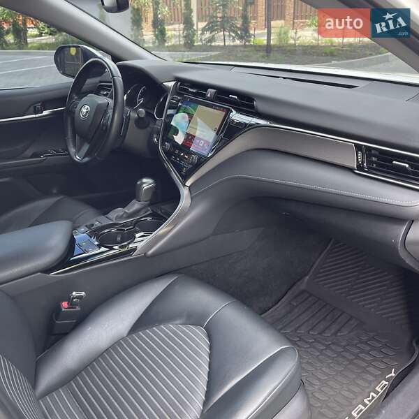 Седан Toyota Camry 2020 в Полтаві