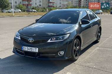 Седан Toyota Camry 2013 в Запорожье