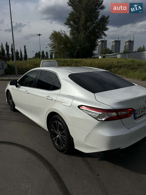 Седан Toyota Camry 2017 в Киеве фото 6 Седан Toyota Camry 2017 в Киеве