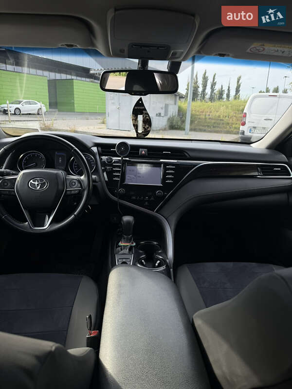 Седан Toyota Camry 2017 в Киеве фото 8 Седан Toyota Camry 2017 в Киеве