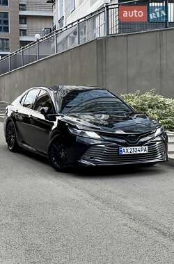 Седан Toyota Camry 2019 в Харкові