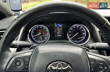 Седан Toyota Camry 2019 в Тернополі