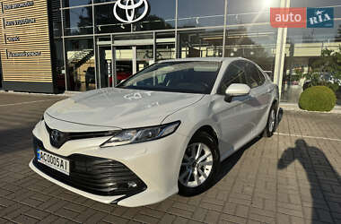 Седан Toyota Camry 2018 в Луцьку