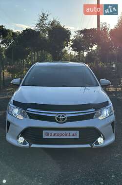 Седан Toyota Camry 2016 в Белогородке