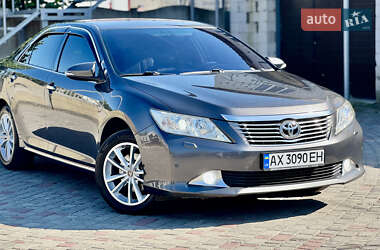 Седан Toyota Camry 2012 в Харкові