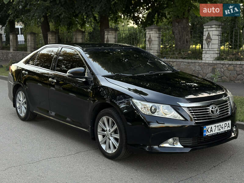 Седан Toyota Camry 2012 в Белой Церкви