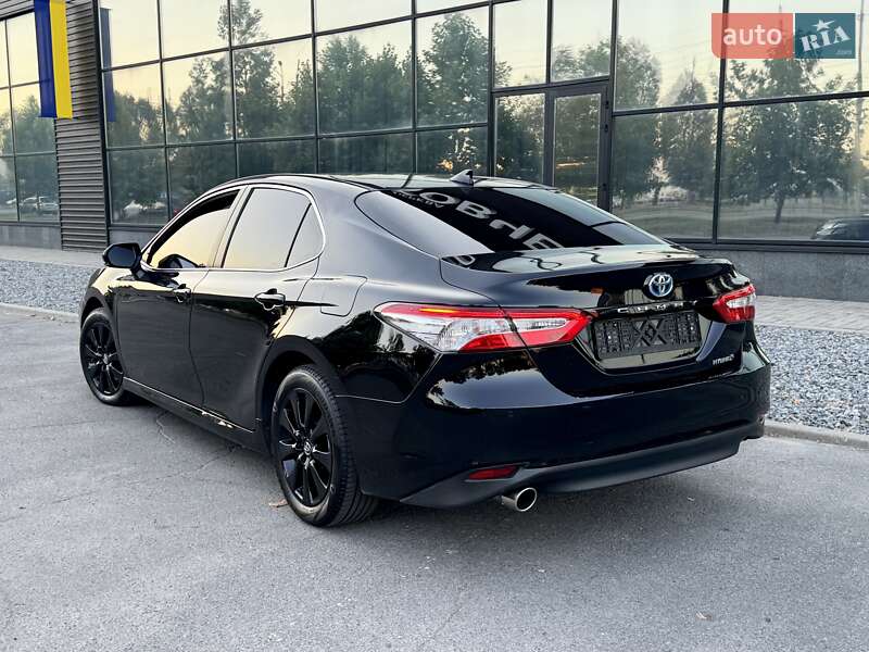 Седан Toyota Camry 2019 в Дніпрі